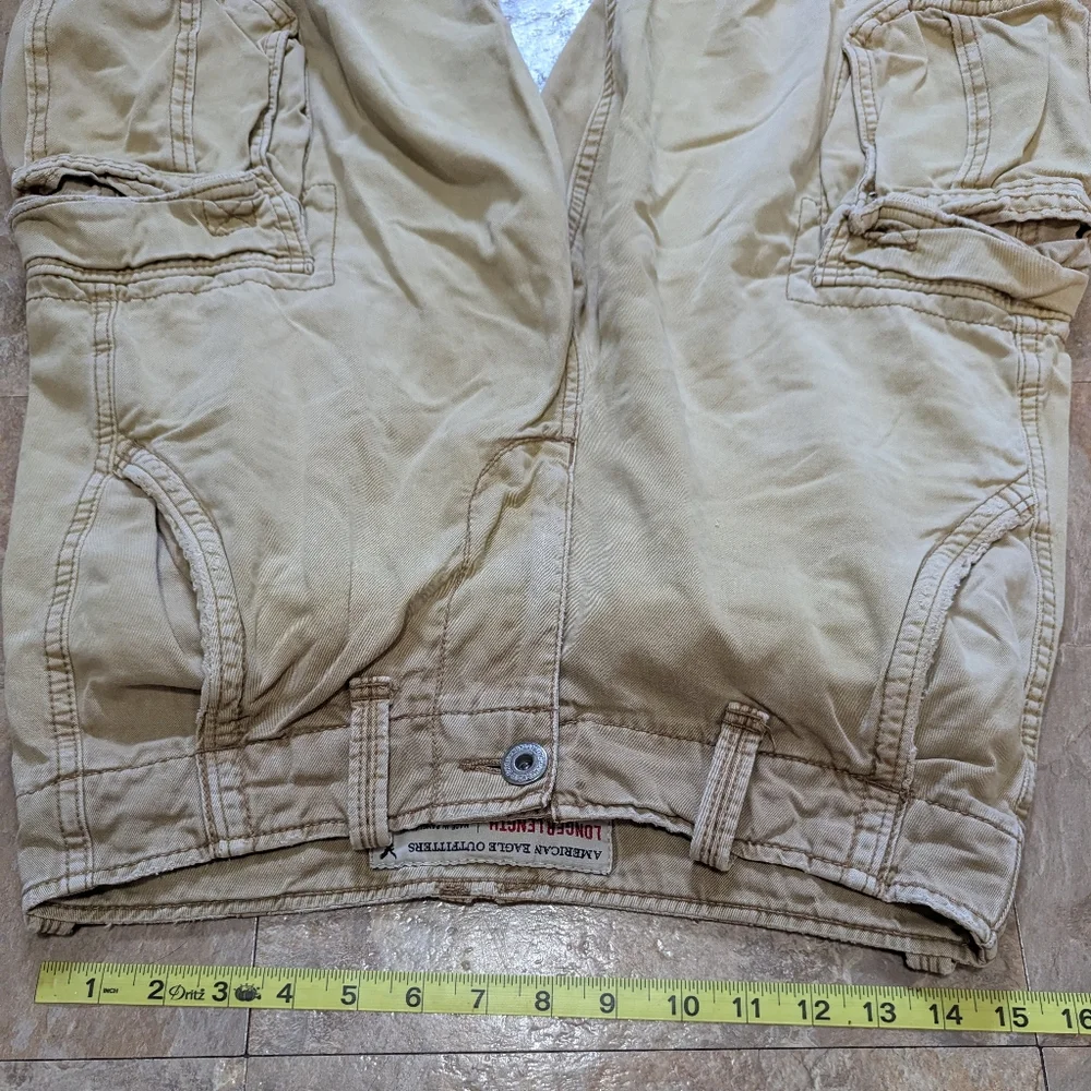 Vintage American Eagle Outfitters‎ Size 28 Tan Longer Length Cargo Shorts